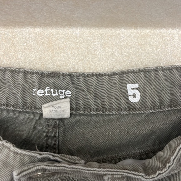 Lightly worn - Picture 2 of 2